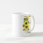 Monogrammierte goldene Sonnenblumen-Blumeninitiale Kaffeetasse (VorderseiteRechts)