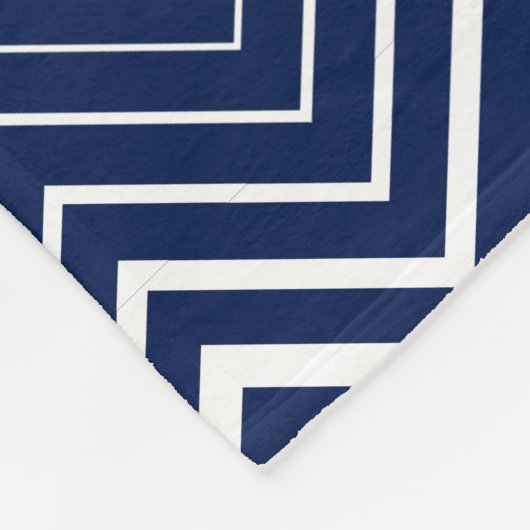 Monogrammierte Navy Blue und White Zigzag Zickzack Fleecedecke (Ecke)