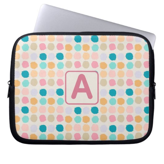 Monogrammierte Pastell-Punkte Laptopschutzhülle (Vorderseite)