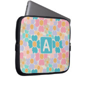 Monogrammierte Pastellblumen Laptopschutzhülle (Vorne Rechts)