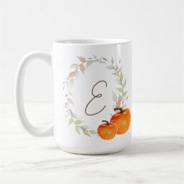 Monogrammierte Pumpkins und Herbstlaub Kaffeetasse