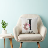 Monogrammierte rosa Boho-Blumeninitiale I Kissen (Stuhl )