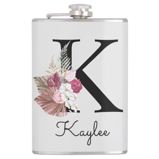 Monogrammierte rosa Boho-Blumeninitiale K Flachmann (Vorderseite)
