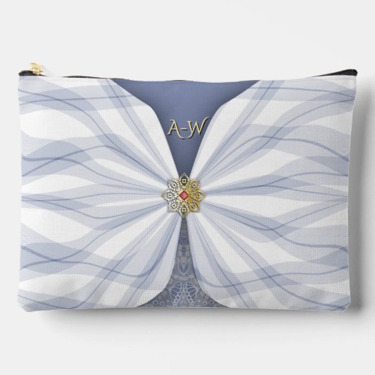 Monogrammierte staubblaue Juwel-Textil-Illusion  Zubehörtasche (Vorderseite)