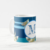 Monogrammierte Tasse in Blau (Vorderseite Links)