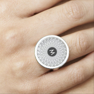 Monogrammierte weiße Sparking-Diamanten Ring