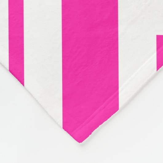 Monogrammierter rosa Blau und weißer Zigzag Zickza Fleecedecke (Ecke)