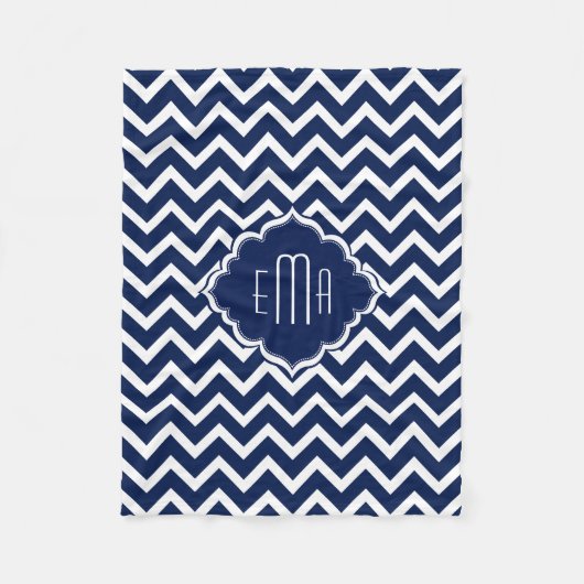 Monogrammierter White & Blue Geometric Zigzag Zick Fleecedecke (Vorderseite)
