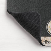 Monogrammiertes schwarzes Leder Mousepad (Ecke)