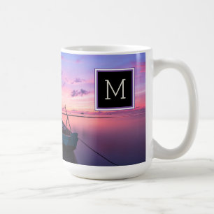 Monogrammiertes Sunset-Boot auf dem Wasser Kaffeetasse