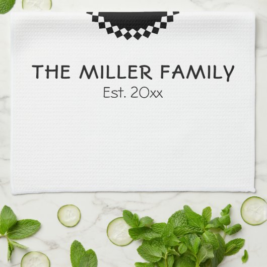 Monogrammm | Familienname | Schwarz-Weiß-Medallion Geschirrtuch (Gefaltet)