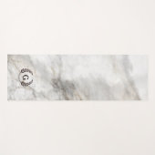 Monogrammm. Weizenlaurel auf weißem Marmor. Yogamatte (Vorderseite (Horizontal))