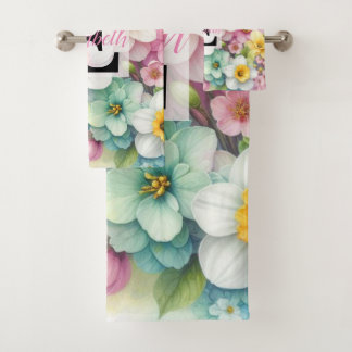 Monogrammname auf Aquarellfarben-Blume in Pastellf Badhandtuch Set