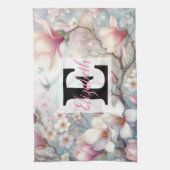 Monogrammname auf Aquarellfarben-Blume in Pastellf Geschirrtuch (Vertikal)