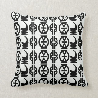 Monogrammniedliche Throw-Kissen mit afrikanischen Kissen