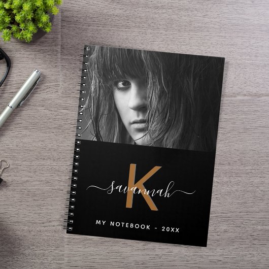 Monogrammschrift für Schwarz-weißes Foto Notizblock