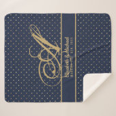 Monorgam Navy Blue Gold Punkt Newlyweds Wedding Sherpadecke (Vorderseite (Horizontal))