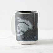 Monotone-Tasse mit zwei Skullen Zweifarbige Tasse (Vorderseite Links)