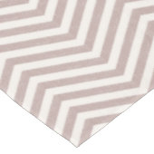 MonoZag Dusty Mauve Tischdecke (Schrägansicht)