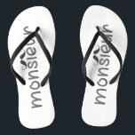 MONSIEUR - Fun Typografy w Mustache Flipflops Badesandalen<br><div class="desc">NewparkLane - Flipflops; mit dem Text 'MONSIEUR' in lustiger Typografie und einem gepflegten Schnurrbart. Gegen ein grau-weiß gestreiftes Muster. Gönnen Sie sich ein Geschenk für ihn, als Geschenk des Vaters, oder für ein Bräutigam für seine Hochzeit in Urlaubsort am Strand! Seine und ihre Versionen verfügbar! Für sie mit Text: MADEMOISELLE,...</div>