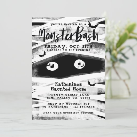 Monster Bash | Schwarz-Weiß-Mummy-Halloween-Party Einladung (Stehend Vorderseite)