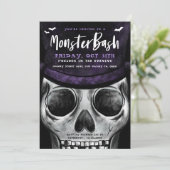 Monster Bash Spooky Skeleton Halloween Party Einladung (Stehend Vorderseite)