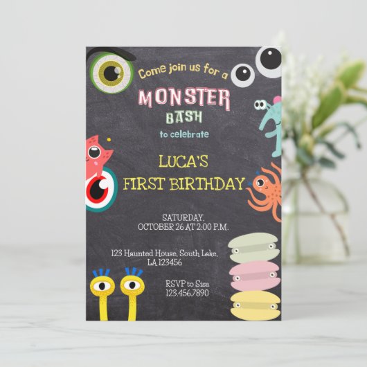 Monster Birthday Chalkboard Einladung (Stehend Vorderseite)