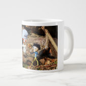 Monster Fubby op schommel. Jumbo-Tasse (Vorderseite Rechts)