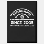 Monster Hunter Sigil erschütterte Typografie Magnet (Vorderseite)