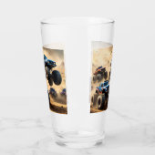 Monster-Lkw, die in der Wüste fahren, Glas (Links)