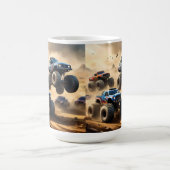 Monster-Lkw, die in der Wüste fahren, Kaffeetasse (Mittel)