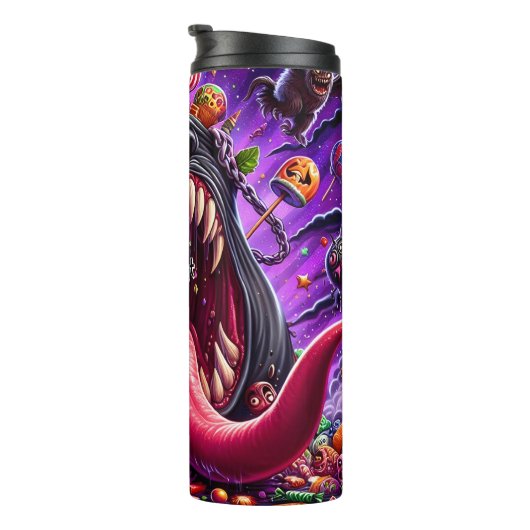 Monster umgeben von Halloween Candy Thermosbecher (Nach rechts gedreht)