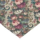 Monster unter Männern - gotisches Mittelmuster Tischdecke (Schrägansicht)