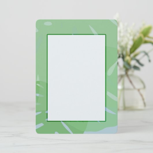 Monstera Abstrakt grüne Einladungen (Stehend Vorderseite)