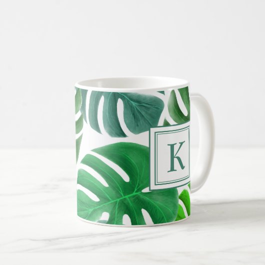 Monstera Deliciosa Blätter Jungle Muster Monogram Kaffeetasse (VorderseiteRechts)