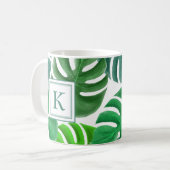 Monstera Deliciosa Blätter Jungle Muster Monogram Kaffeetasse (Vorderseite Links)