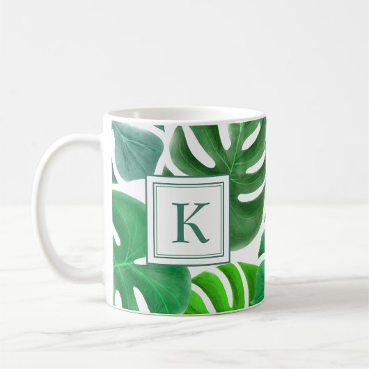 Monstera Deliciosa Blätter Jungle Muster Monogram Kaffeetasse (Links)