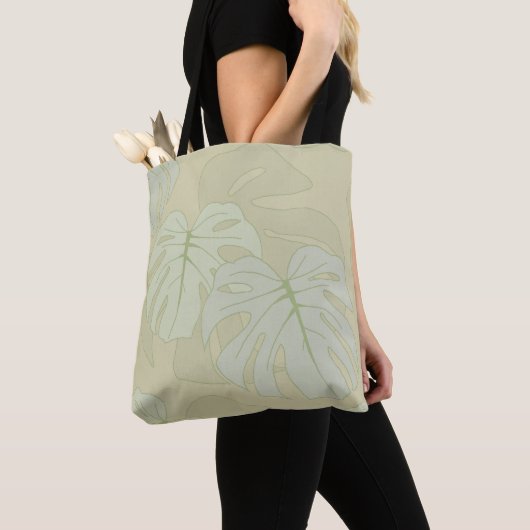 Monstera foliage in weichem Grün Tasche (Von Nahem)
