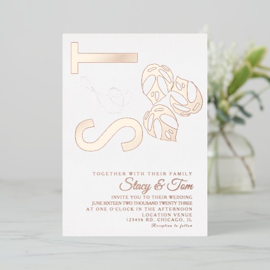 Monstera Leaf Ampersand Hochzeit gepresst Folieneinladung (Stehend vorne)