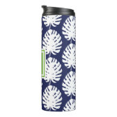 Monstera Leaf Green Navy White Monogram Coastal Thermosbecher (Nach rechts gedreht)