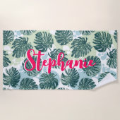 Monstera Leaf Tropical Palm Hot Pink Script Name Strandtuch (Vorderseite)
