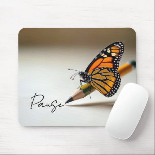 Monsterfalter auf Bleistift mit Text Mousepad