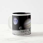 Montage der Planeten und Jupitermonde Zweifarbige Tasse (Vorderseite Links)