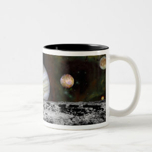 Montage der Planeten und Jupitermonde Zweifarbige Tasse