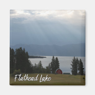 Montana Flachkopfsee-Ufer-rote Scheunen-Bäume Magnet