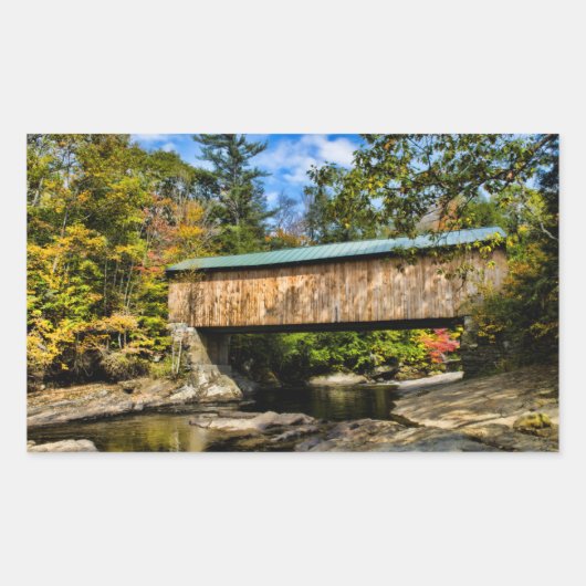 Montgomery Covered Bridge mit fallendem Blattwerk Rechteckiger Aufkleber (Vorderseite)