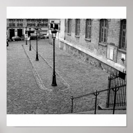 Montmartre Courtyard Poster (Vorne)