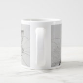 Monty schläfriger Junge Jumbo-Tasse (Rückseite)