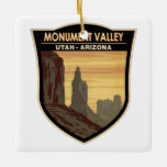 Monument Tal Arizona Utah Vintag Keramikornament<br><div class="desc">Monument Valley,  eine Wüstenregion mit rotem Sand an der Grenze zwischen Arizona und Utah,  ist bekannt für die mächtigen Sandsteinbäume des Monument Valley Navajo Tribal Park.</div>