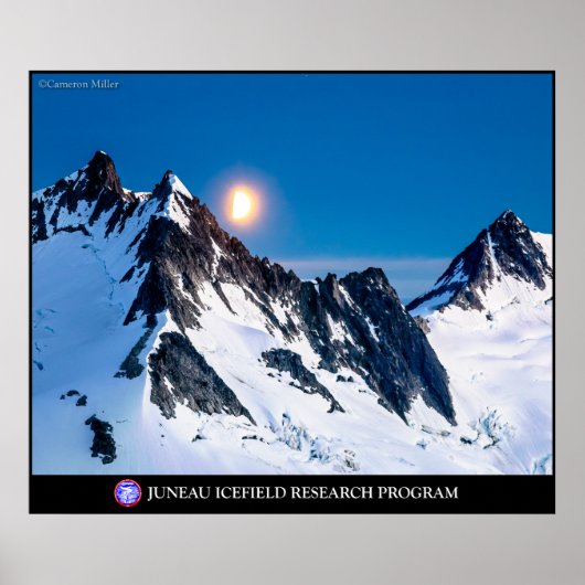 Monument über den Bergen Poster (Vorne)